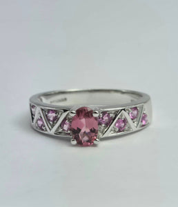 1894: Vintage: 9ct White Gold Pink Tourmalines Dress Ring- pretty in pink
