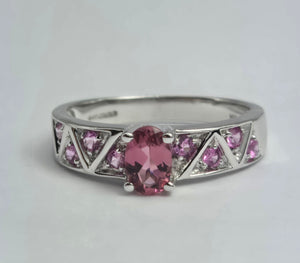 1894: Vintage: 9ct White Gold Pink Tourmalines Dress Ring- pretty in pink