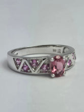 Cargar imagen en el visor de la galería, 1894: Vintage: 9ct White Gold Pink Tourmalines Dress Ring- pretty in pink
