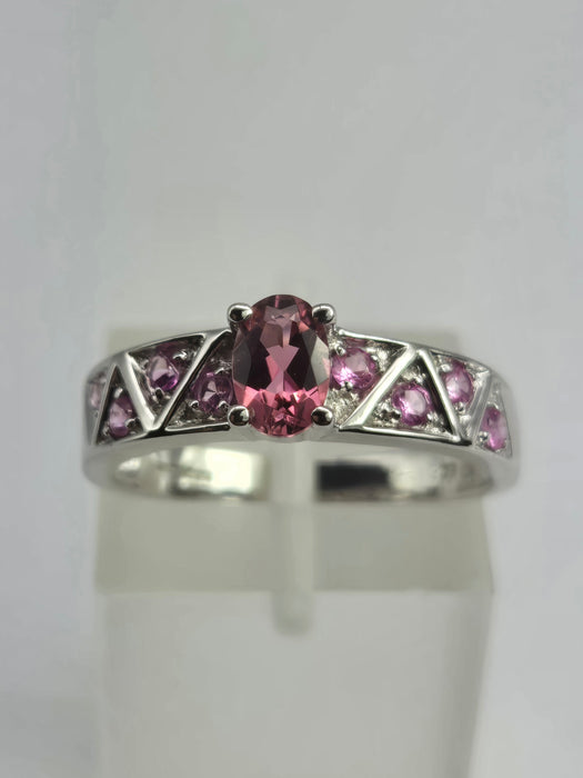 1894: Vintage: 9ct White Gold Pink Tourmalines Dress Ring- pretty in pink