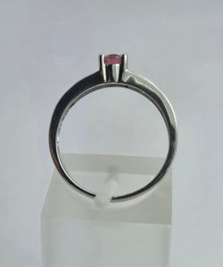 1894: Vintage: 9ct White Gold Pink Tourmalines Dress Ring- pretty in pink