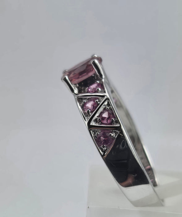 1894: Vintage: 9ct White Gold Pink Tourmalines Dress Ring- pretty in pink