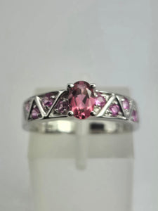 1894: Vintage: 9ct White Gold Pink Tourmalines Dress Ring- pretty in pink