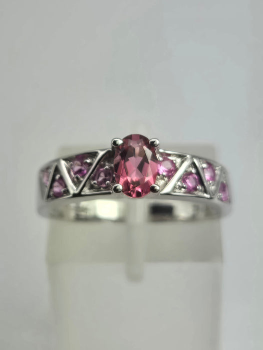 1894: Vintage: 9ct White Gold Pink Tourmalines Dress Ring- pretty in pink