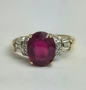 1905: Vintage: 9ct Yellow Gold Ruby 16 Diamonds Dress Ring- picture perfect