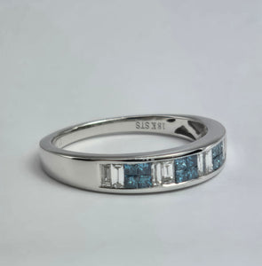 1906: Vintage; 18ct White Gold Blue & White Diamonds Stacker/Dress Ring- something specia