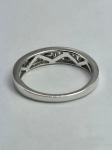 1906: Vintage; 18ct White Gold Blue & White Diamonds Stacker/Dress Ring- something specia