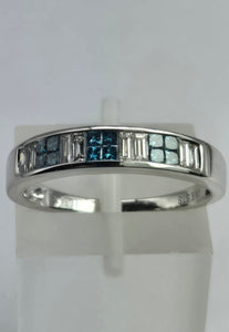 1906: Vintage; 18ct White Gold Blue & White Diamonds Stacker/Dress Ring- something specia