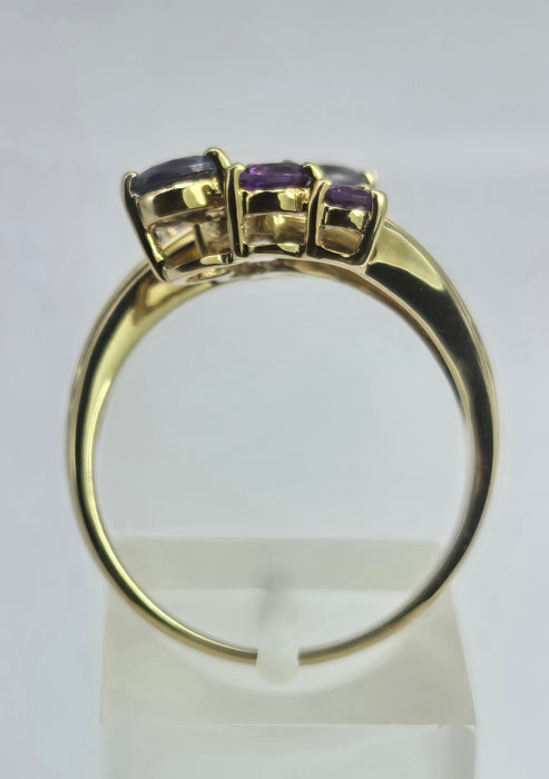 2053: Vintage: 9ct Gold Iolite Amethysts Abstract Cocktail Ring- Inspirationl