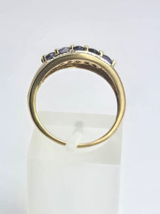 2018: Vintage: 9ct Gold Violet Blue Iolites 14 Diamonds Dress Ring- a beauty
