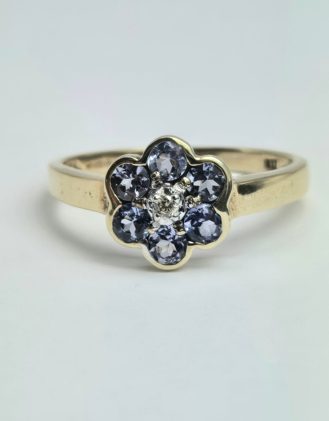 2115: Vintage: 9ct Gold 6 Tanzanites Diamond Floral Daisy Ring
