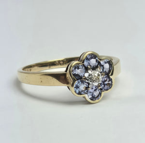 2115: Vintage: 9ct Gold 6 Tanzanites Diamond Floral Daisy Ring