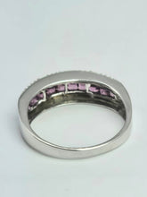 Cargar imagen en el visor de la galería, 2118: Vintage: 9ct White Gold Almandine Garnets Stacker Ring- Picture perfect
