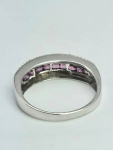 2118: Vintage: 9ct White Gold Almandine Garnets Stacker Ring- Picture perfect