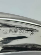 Cargar imagen en el visor de la galería, 2118: Vintage: 9ct White Gold Almandine Garnets Stacker Ring- Picture perfect
