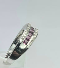 Cargar imagen en el visor de la galería, 2118: Vintage: 9ct White Gold Almandine Garnets Stacker Ring- Picture perfect
