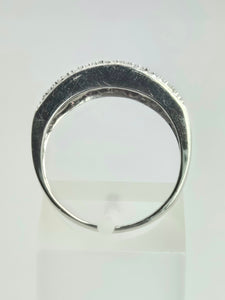 2118: Vintage: 9ct White Gold Almandine Garnets Stacker Ring- Picture perfect