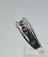 Cargar imagen en el visor de la galería, 2118: Vintage: 9ct White Gold Almandine Garnets Stacker Ring- Picture perfect
