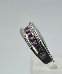 2118: Vintage: 9ct White Gold Almandine Garnets Stacker Ring- Picture perfect