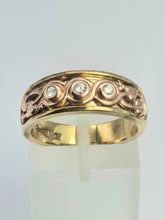 Load image into Gallery viewer, 2120: Vintage &amp; Heavy 9ct Gold Round Cut Diamond Trilogy Clogau Style- Statement
