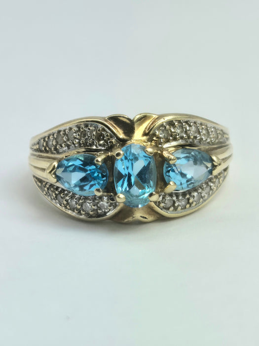 2123: Vintage: 9ct Gold Blue Spinel Diamonds Cocktail Ring- Statement Weight