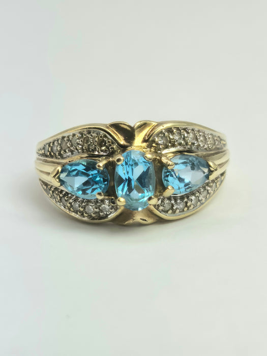 2123: Vintage: 9ct Gold Blue Spinel Diamonds Cocktail Ring- Statement Weight