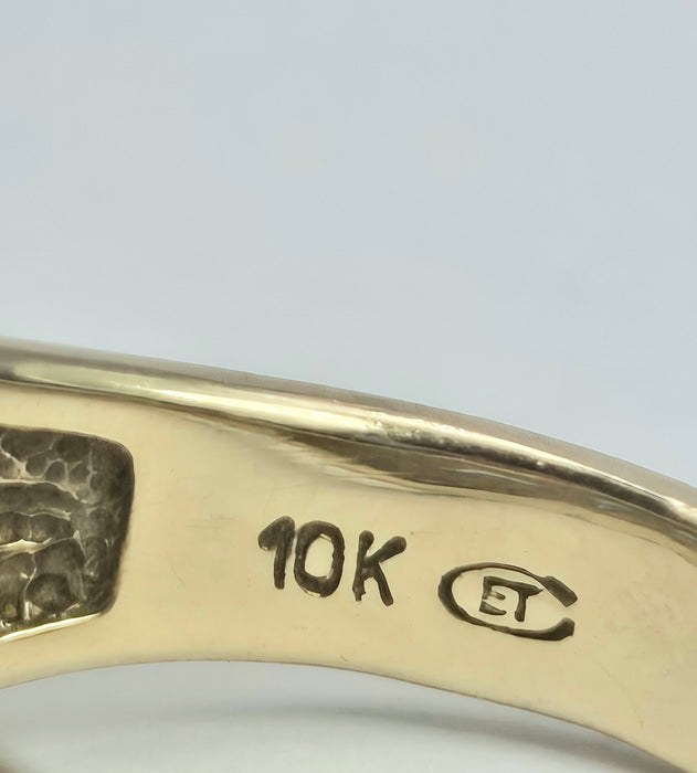 2123: Vintage: 9ct Gold Blue Spinel Diamonds Cocktail Ring- Statement Weight