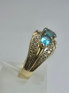 2123: Vintage: 9ct Gold Blue Spinel Diamonds Cocktail Ring- Statement Weight