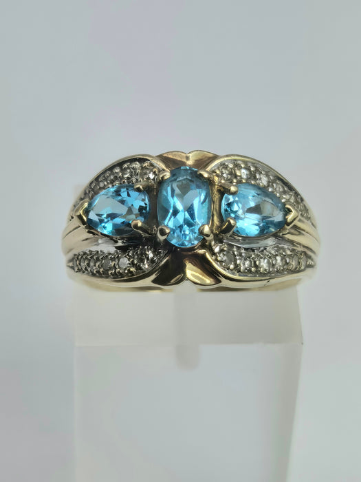 2123: Vintage: 9ct Gold Blue Spinel Diamonds Cocktail Ring- Statement Weight