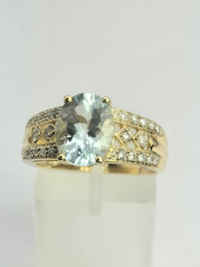 2132: Vintage: 9ct Gold Blue Aquamarine 24 Natural Diamonds Cocktail Ring