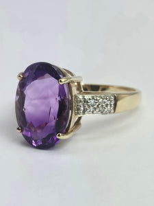 2170: Vintage: 9ct Gold Oval Purple Amethyst 16 natural Diamonds Cocktail Ring