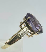 Cargar imagen en el visor de la galería, 2170: Vintage: 9ct Gold Oval Purple Amethyst 16 natural Diamonds Cocktail Ring
