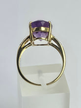 Cargar imagen en el visor de la galería, 2170: Vintage: 9ct Gold Oval Purple Amethyst 16 natural Diamonds Cocktail Ring
