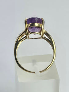 2170: Vintage: 9ct Gold Oval Purple Amethyst 16 natural Diamonds Cocktail Ring
