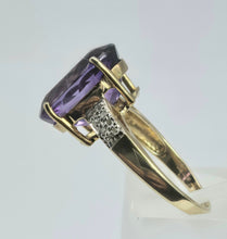 Cargar imagen en el visor de la galería, 2170: Vintage: 9ct Gold Oval Purple Amethyst 16 natural Diamonds Cocktail Ring
