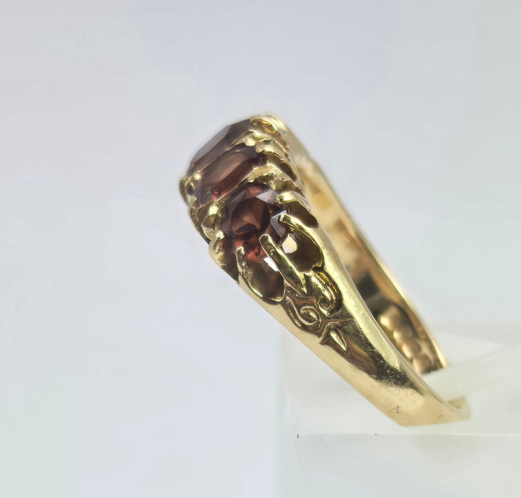 2196: Vintage; 18ct Gold 5 Almandine Garnets half-Eternity Ring- From London 1968