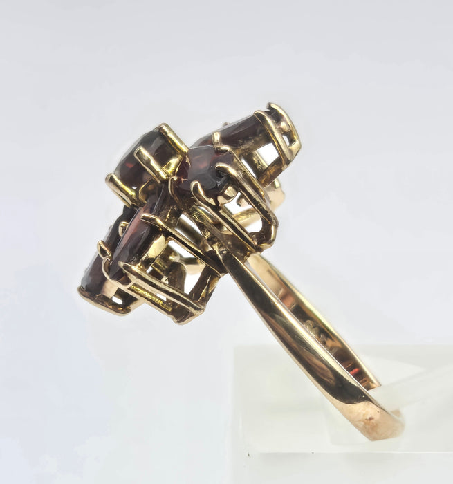 2197: Vintage: 9ct Gold Mixed-Cut Rich Red Garnets Cluster Ring- From 1976