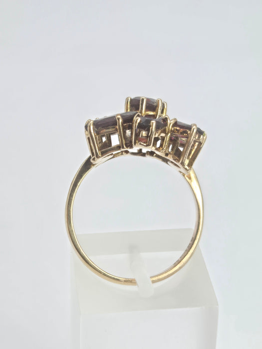 2197: Vintage: 9ct Gold Mixed-Cut Rich Red Garnets Cluster Ring- From 1976