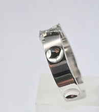 Cargar imagen en el visor de la galería, 2023: Vintage: Louis Vuitton 18ct White Gold Emepreinte LV Ring- Size 56- Pristine Condition

