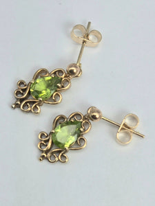 0921: Vintage: 9ct Gold Oval Faceted Cut Peridot Drop/Dangle Stud Earrings