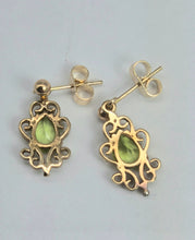 Cargar imagen en el visor de la galería, 0921: Vintage: 9ct Gold Oval Faceted Cut Peridot Drop/Dangle Stud Earrings
