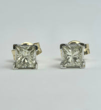 Cargar imagen en el visor de la galería, 1427: Vintage: 9ct Gold Princess Cut (0.5ct) Diamonds Stud Earrings- Superb
