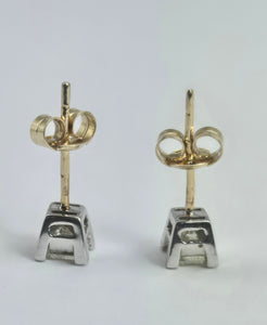 1427: Vintage: 9ct Gold Princess Cut (0.5ct) Diamonds Stud Earrings- Superb