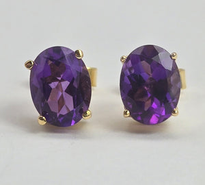2093: 18ct Gold Voluptuous Purple Amethyst Stud Earrings-