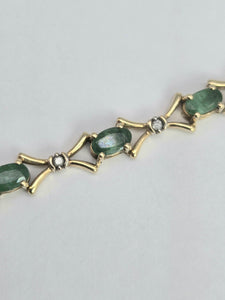 2112: Vintage: 9ct Gold 14&nbsp; Emeralds 13 Diamonds Bracelet (18cm)- a natural beauty
