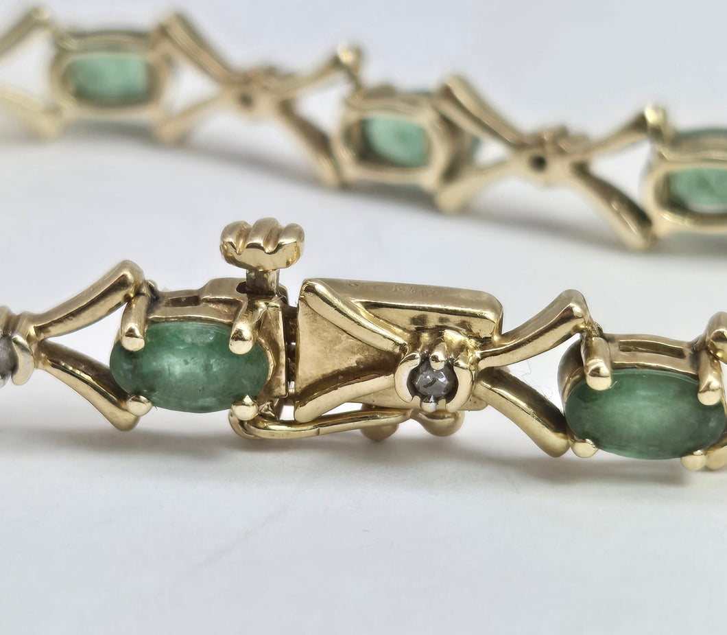 2112: Vintage: 9ct Gold 14  Emeralds 13 Diamonds Bracelet (18cm)- a natural beauty