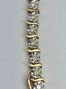 2113: Vintage; 9ct Gold 36 Natural Diamonds Bracelet (18cm) - A sparkling beauty