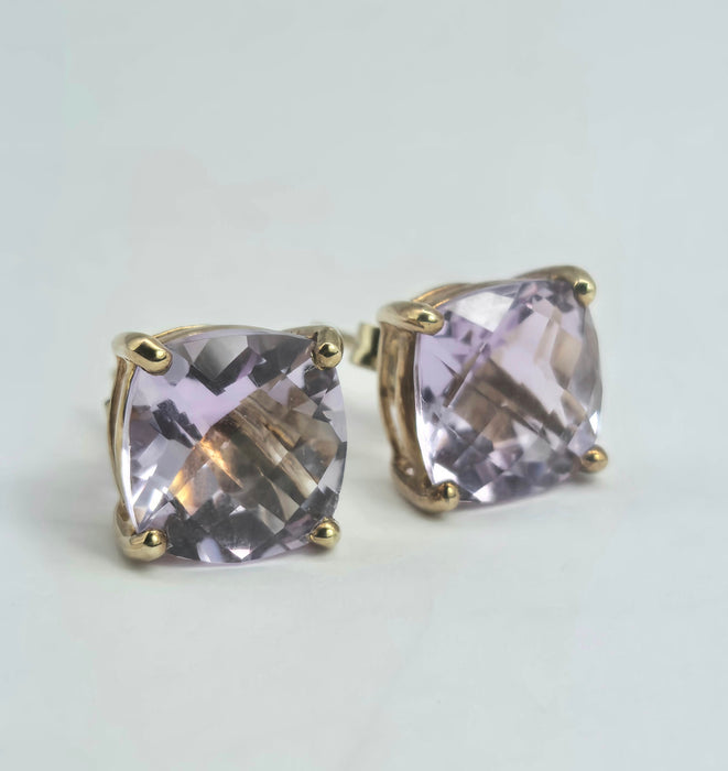 2181: Vintage & Exquisite 9ct Gold Square Cut Lilac Amethyst Stud Earrings