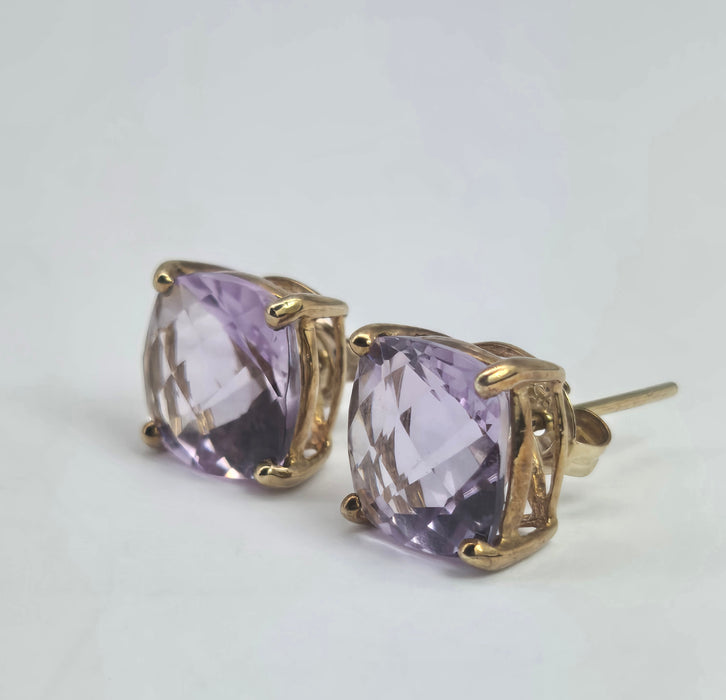 2181: Vintage & Exquisite 9ct Gold Square Cut Lilac Amethyst Stud Earrings