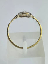 Cargar imagen en el visor de la galería, 1927: Vintage: 18ct Gold 7 Diamonds Hexagonal Set Ring- Very sparkly
